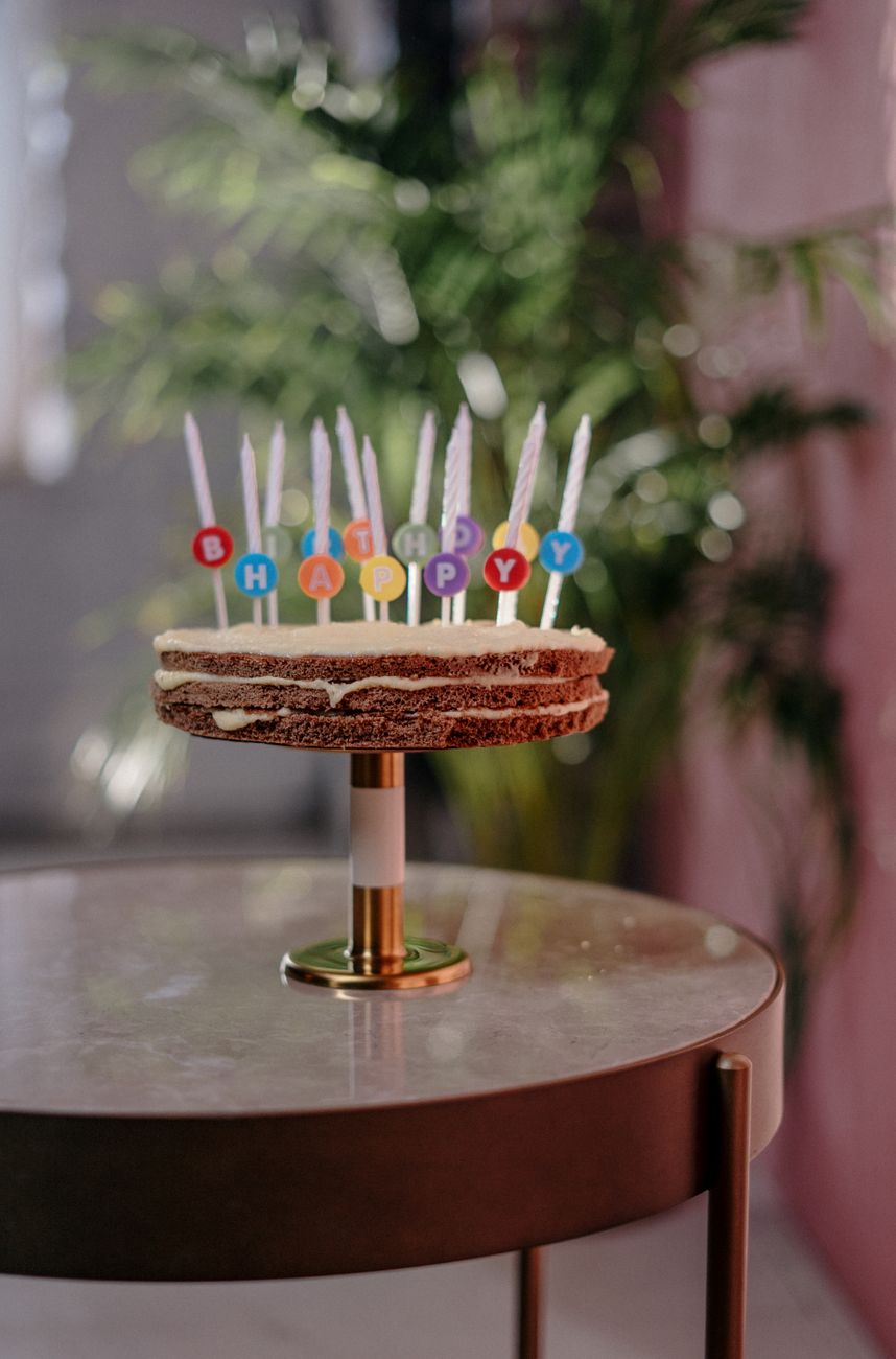 birthday cake in table